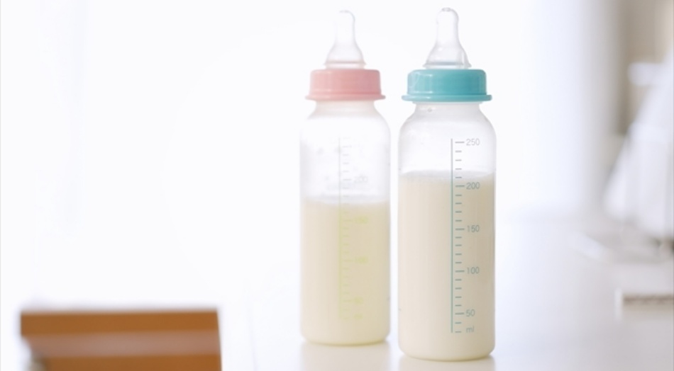 ［双子］完全ミルクの哺乳瓶事情について